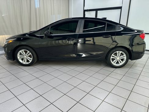 Used 2019 Chevrolet Cruze LT w/ Convenience Package image 9