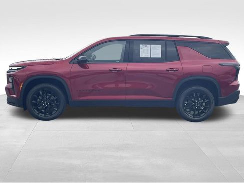 Used 2024 Chevrolet Traverse LT w/ Midnight/Sport Edition image 7