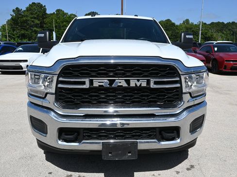 Used 2024 RAM 2500 Tradesman w/ Chrome Appearance Group AWD/4WD image 5
