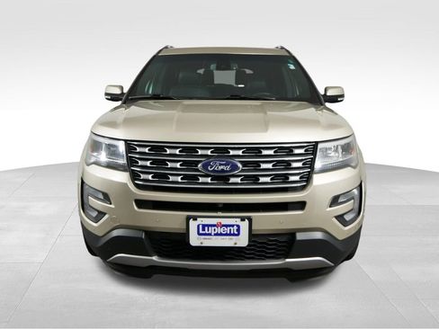 Used 2017 Ford Explorer Limited w/ Equipment Group 301A AWD/4WD image 3