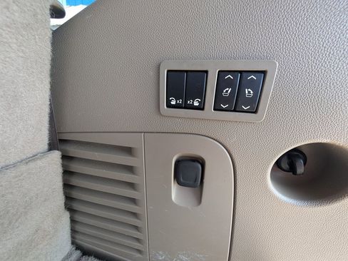 Used 2018 Chevrolet Tahoe LT image 33