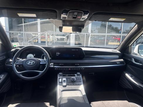 Used 2025 Hyundai Palisade Calligraphy AWD/4WD image 11
