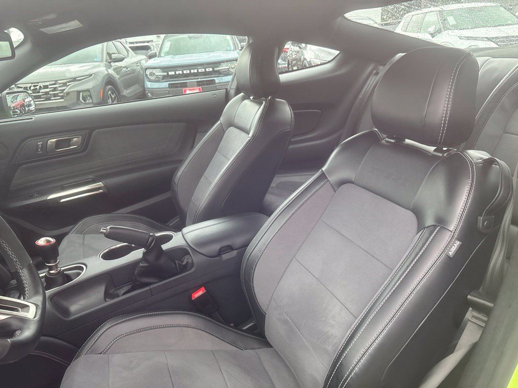 Used 2020 Ford Mustang Shelby GT350 w/ Technology Package RWD image 18