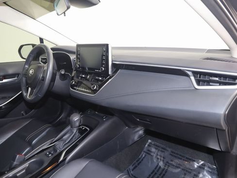 Used 2022 Toyota Corolla XLE image 34