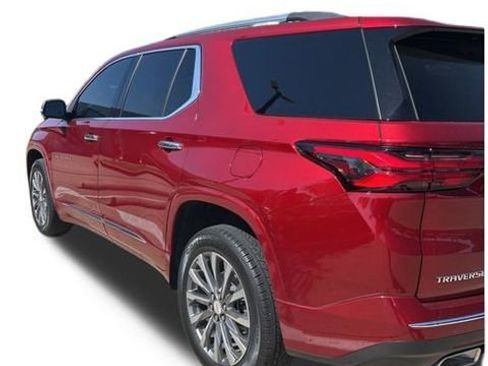 Used 2023 Chevrolet Traverse Premier image 11
