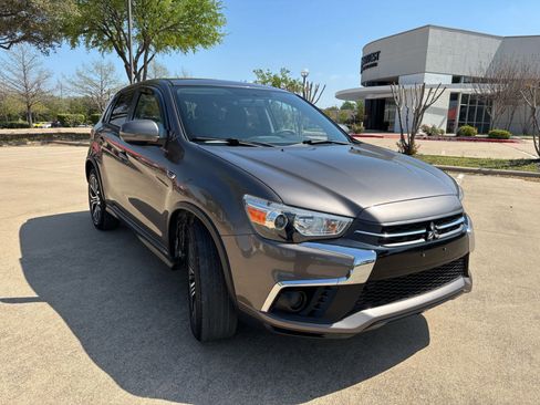Used 2018 Mitsubishi Outlander Sport ES image 3