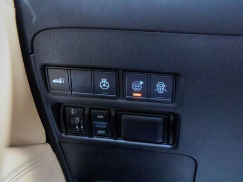 Used 2019 Nissan Armada Platinum w/ Captain's Chairs Package RWD image 21