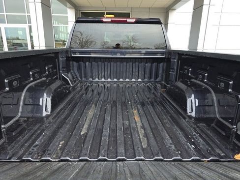 Used 2023 Chevrolet Silverado 1500 LT image 3