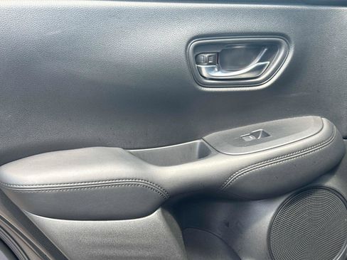 Certified 2025 Honda HR-V LX image 12