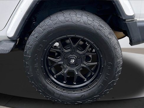 Certified 2020 Jeep Wrangler Unlimited Sahara image 34