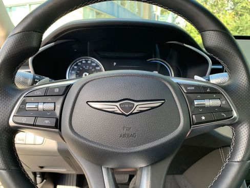 Used 2025 Genesis G70 2.5T image 28