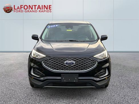 Used 2023 Ford Edge SEL image 2