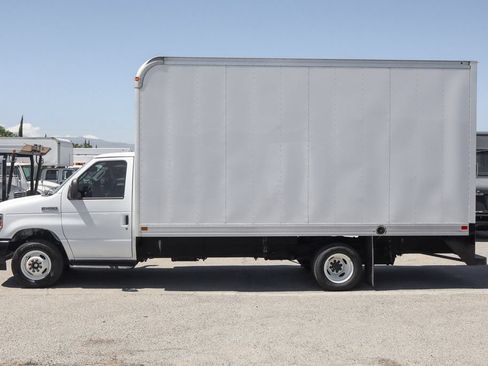 Used 2024 Ford E-450 and Econoline 450 Super Duty w/ Power Windows & Locks Group RWD image 5