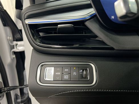 Certified 2025 Buick Enclave Sport Touring w/ Power Package image 18