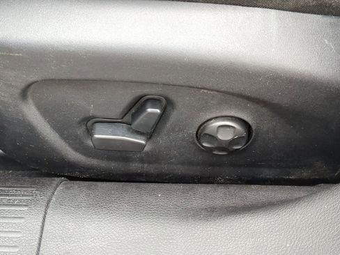 Used 2016 Chrysler 200 S w/ Comfort Group image 22