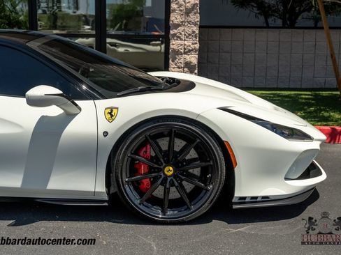 Used 2020 Ferrari F8 Tributo RWD image 13