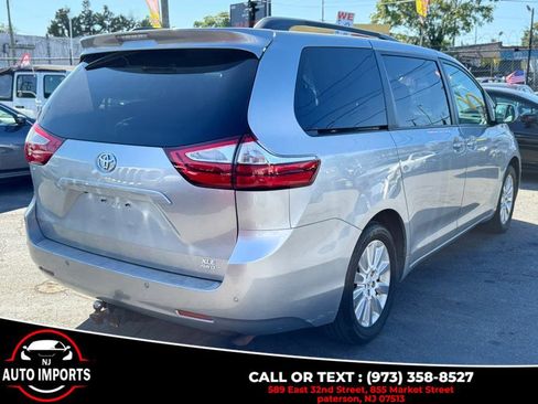 Used 2016 Toyota Sienna XLE Premium image 7