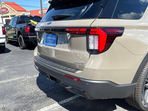 New 2026 Ford Explorer ST-Line w/ ST-Line Street Pack AWD/4WD image 15