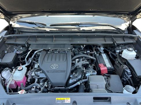 Used 2024 Toyota Highlander XLE image 29