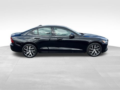 Used 2020 Volvo S60 T6 Momentum AWD/4WD image 9