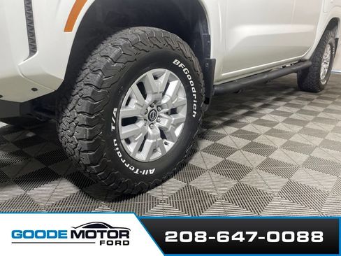 Used 2022 Nissan Frontier SV w/ Technology Package AWD/4WD image 27