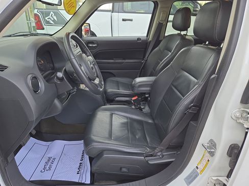 Used 2017 Jeep Patriot High Altitude image 14