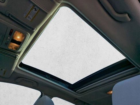 Used 2018 Subaru Forester 2.5i Premium w/ All-Weather Package image 19