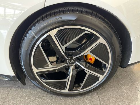 Used 2024 Audi RS e-tron GT w/ Carbon Performance Package AWD/4WD image 21