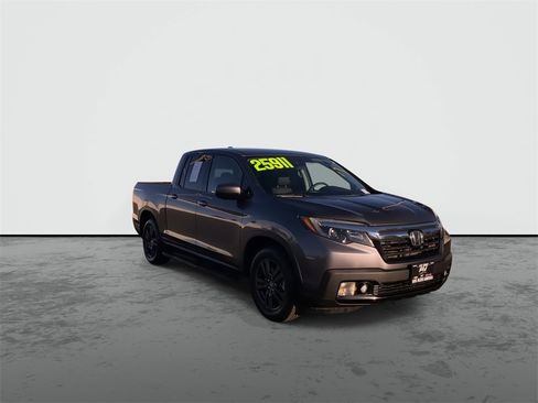 Used 2020 Honda Ridgeline Sport image 2