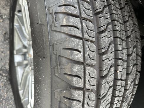 Used 2025 Chevrolet Colorado LT w/ Advanced Trailering Package image 9