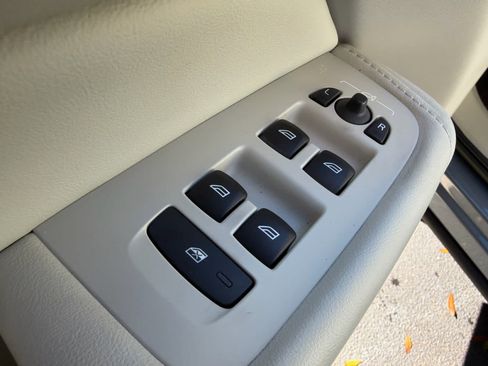 Certified 2023 Volvo XC60 B5 Core w/ Protection Package Premier image 26