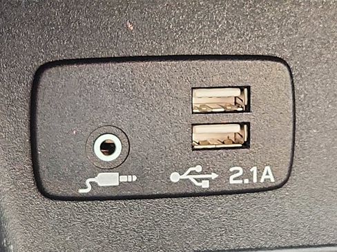 Used 2023 Subaru Forester Limited image 24