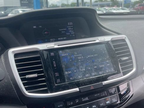 Used 2017 Honda Accord EX-L image 26