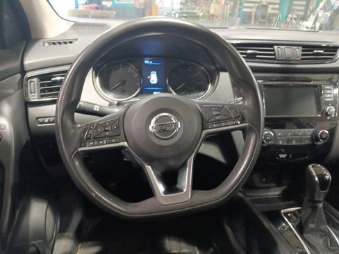 Used 2019 Nissan Rogue Sport S AWD/4WD image 2