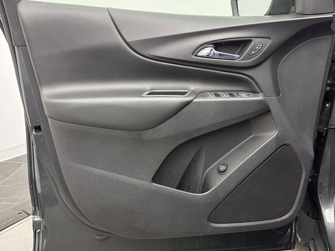 Used 2020 Chevrolet Equinox LT image 12