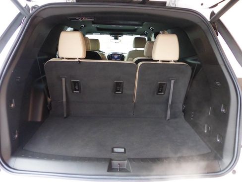 Used 2023 Chevrolet Traverse Premier image 40