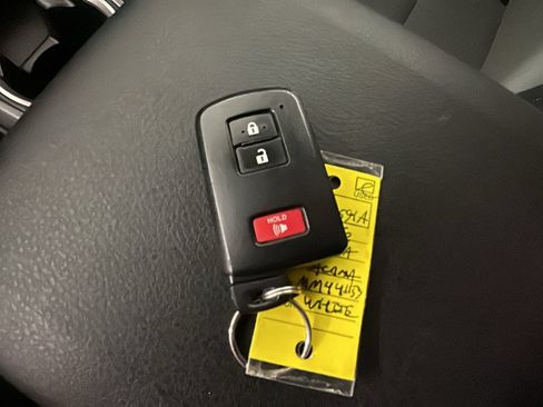 Used 2021 Toyota Tacoma TRD Off-Road AWD/4WD image 24