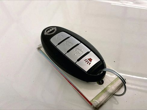 Used 2024 Nissan Frontier SV w/ SV Convenience Package image 9