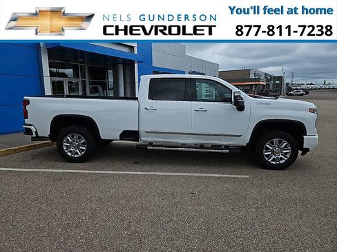 Used 2024 Chevrolet Silverado 3500 High Country w/ Z71 Off-Road Package image 8