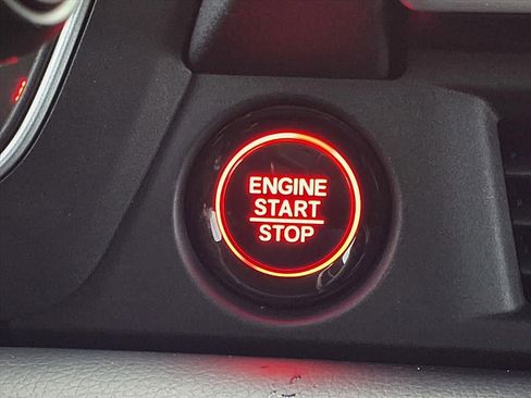 Used 2023 Honda Pilot Elite image 11