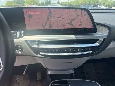 Used 2024 Cadillac Lyriq Luxury w/ LPO, Floor Liner Package AWD/4WD image 7