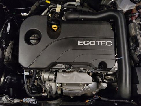 Used 2021 Chevrolet Equinox LT w/ Driver Convenience Package image 30