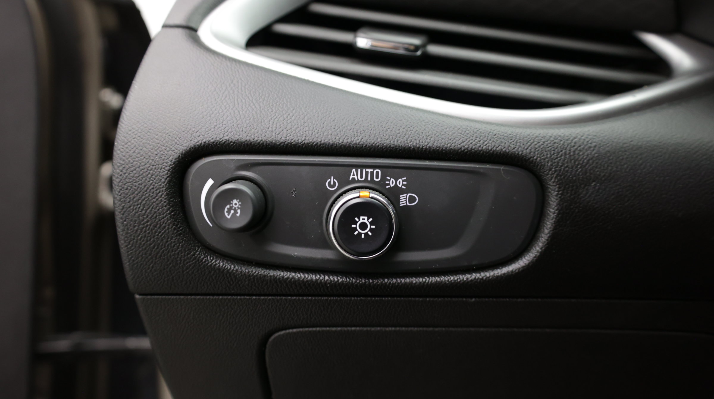 Used 2022 Chevrolet Malibu LT FWD image 17