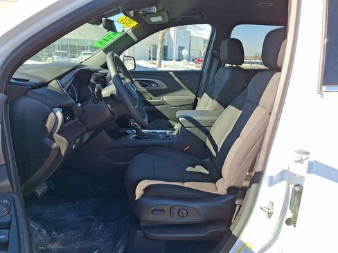 Certified 2024 Chevrolet Traverse LT w/ Rear Camera Mirror Package image 14