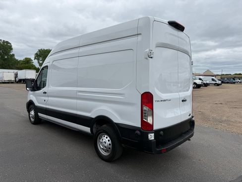Used 2024 Ford Transit 250 148 High Roof AWD image 3