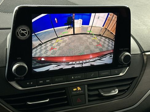 Used 2023 Nissan Altima 2.5 SV image 23