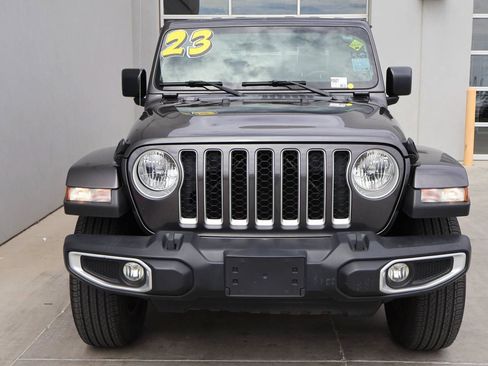 Used 2023 Jeep Gladiator Overland AWD/4WD image 5