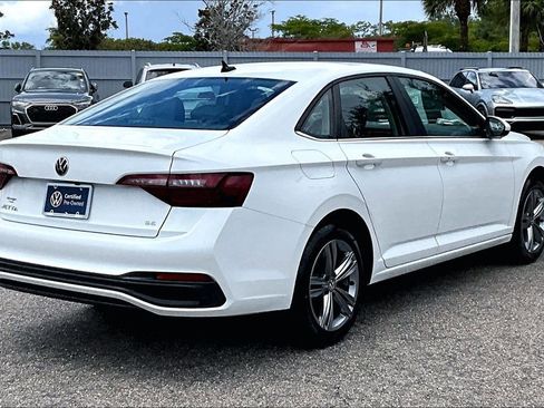 Certified 2023 Volkswagen Jetta SE FWD image 5