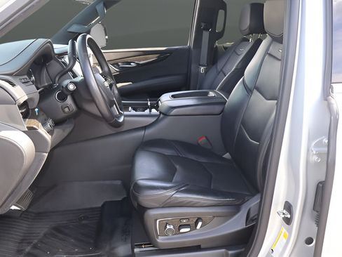 Used 2020 Cadillac Escalade Platinum AWD/4WD image 14