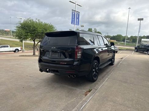 Used 2024 Chevrolet Suburban RST w/ Sport Performance Package image 6